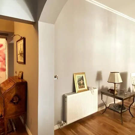 Bright & Spacious Blloku Flat * Tirana