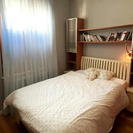 Bright & Spacious Blloku Flat Apartamento Tirana